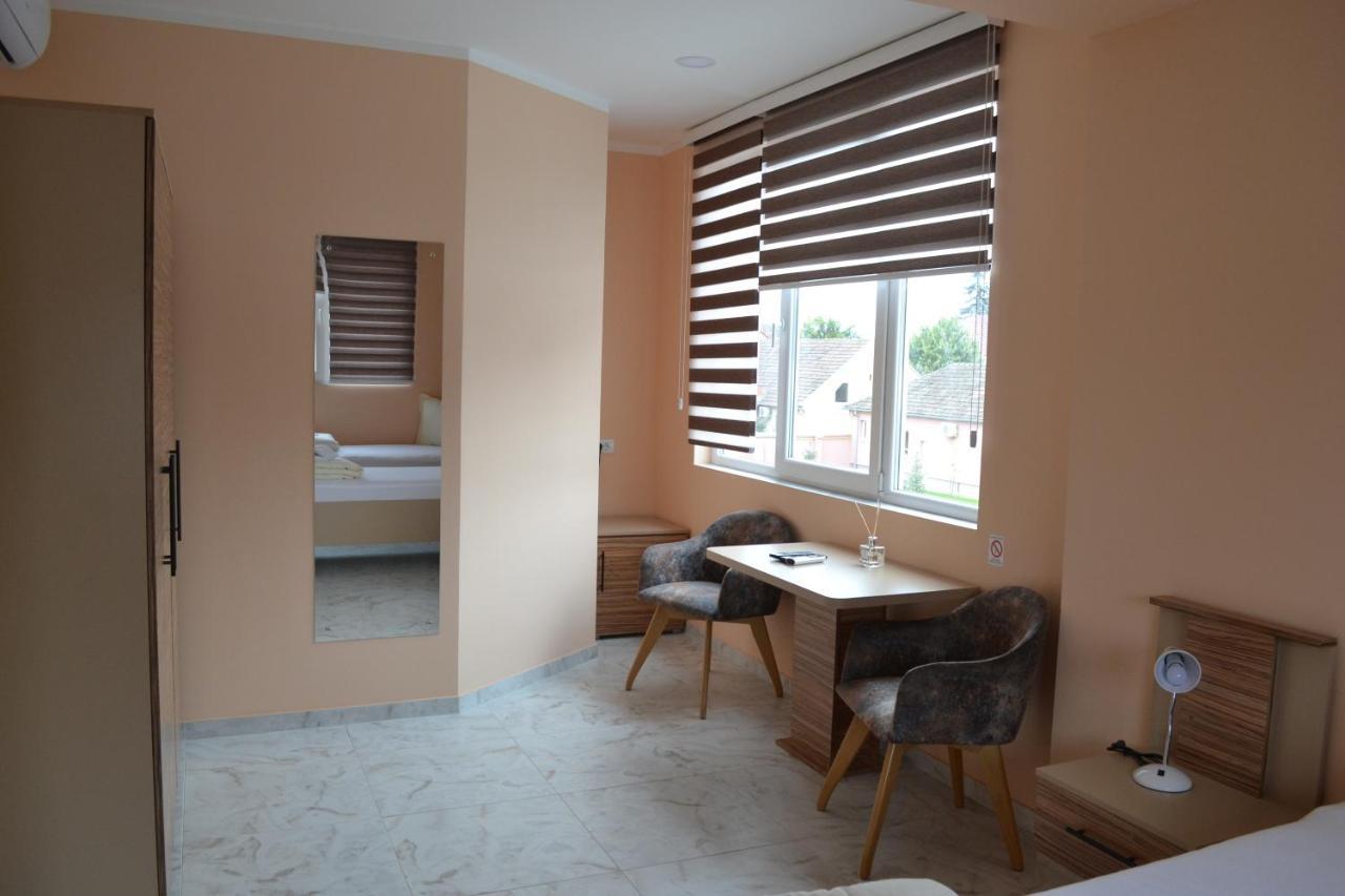 Hotel Sobe Sova Kikinda Extérieur photo